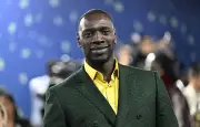 Omar Sy s'oppose à la fermeture de la maternité de Trappes où il est né