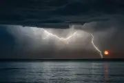 Orages dans le Var et Alpes-Maritimes : plus de 1 000 impacts de foudre
