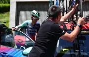 Paul Seixas abandonne le Tour Auvergne-Rhône-Alpes après sa chute
