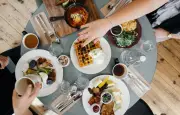Petit déjeuner ou petit-déjeuner : l'orthographe expliquée