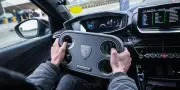 Peugeot 208 : un volant rectangulaire pour le nouveau modèle