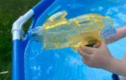 Pistolets à eau : comment les fabricants transforment un jouet controversé