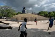 À Port-au-Prince, le foot comme échappatoire aux ruines