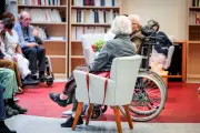 Pourquoi les femmes vivent plus longtemps mais en moins bonne santé