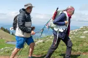 Randonnée avec des aveugles : redécouvrir la montagne grâce à des guides