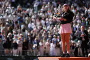 Roland-Garros : Mirra Andreeva remporte son premier titre du Grand Chelem à 19 ans