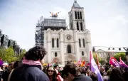 Saint-Denis ciblée par une banderole raciste appelant à la « remigration » sur la basilique