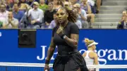 Serena Williams sort de sa retraite et revient en double au Queen's