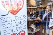Soldes d'été prolongés par le gouvernement en pleine canicule
