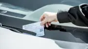Suisse : 43 € d'amende pour les automobilistes mal garés près de la piscine