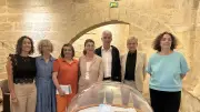 Trésors patrimoniaux : livres d'artistes et objets exposés à Uzès