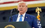 Trump menace d’anéantir l’Iran, Téhéran riposte par des frappes