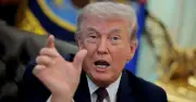 Trump nomme Jay Clayton à la tête du renseignement américain après retrait de Pulte