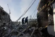 Ukraine : frappe russe meurtrière, 9 morts et des dizaines de blessés