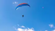 Un parapentiste britannique de 63 ans meurt électrocuté en Espagne