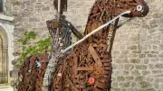 Une sculpture monumentale d'André Debru installée à La Cavalerie