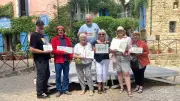 Urban Sketchers croquent la façade des Meubles Modestes à Bassan