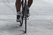 Varois sourd relie Paris à Toulon à vélo en 36 heures : exploit inspirant