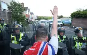 Violences à Southampton : heurts après le meurtre d'un étudiant, la police accusée