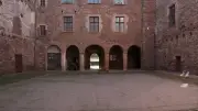 Voyage dans le temps au château de Saint-Izaire avec la troupe Le Temps qui pique