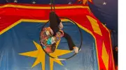 Voyage dans le temps réussi pour le spectacle de l'école de cirque Equilibre 30