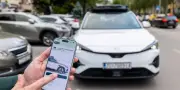 À Zagreb, les premiers robotaxis d'Europe tentent de s'insérer dans le trafic