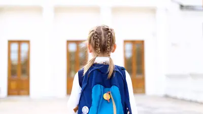Agnès, 9 ans, passe le brevet des collèges en candidate libre