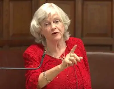 Ann Widdecombe défend la liberté d'expression à Oxford