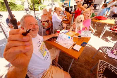 À Antibes, un dessinateur de presse offre des caricatures gratuites le 14 juillet
