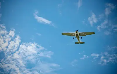 Argentine : un instructeur de vol saute de son avion à 250 m d'altitude