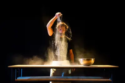 Avignon : Daniele De Michele et Juliette Navis mettent la main à la pâte