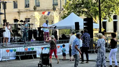 Bal des années 80 à Alès : le 14-Juillet lancé en dansant