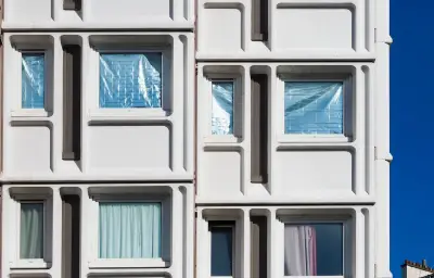 Canicule : astuce couverture de survie pour rafraîchir votre logement