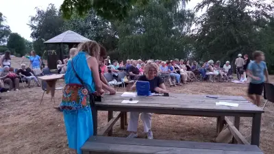 Cinéma en plein air à Montclar : une centaine de spectateurs enchantés