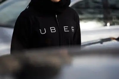 Cinq chauffeurs VTC déposent plainte pour traite d'êtres humains contre Uber