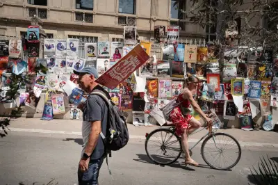 Coupes budgétaires: les artistes peinent à trouver des scènes