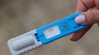 Dépistage de drogues au gouvernement : plusieurs hauts fonctionnaires écartés après tests positifs