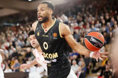Elie Okobo quitte Monaco pour Dubaï Basketball