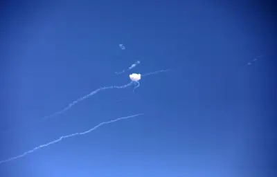 Escalade au Moyen-Orient : l'Iran frappe le Golfe, les USA bombardent 140 cibles