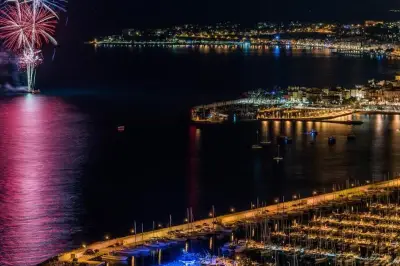 Feu d'artifice à Menton : hommage aux victimes de l'attentat de Nice