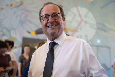 François Hollande fait un pas de plus vers la présidentielle 2027