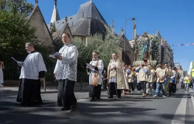 Fraternité Saint-Pie X : ordination de quatre évêques sans l'aval du Vatican, risque de rupture