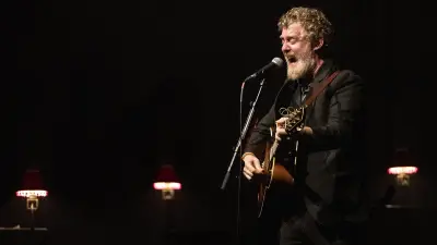 Glen Hansard, chanteur oscarisé, meurt dans un accident de moto à 56 ans