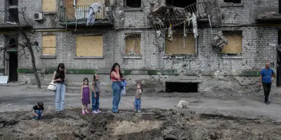 Guerre en Ukraine : nuits en sous-sol à Kiev face aux attaques russes