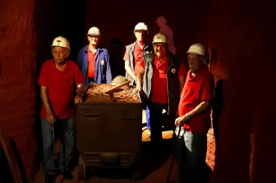 Gueules Rouges : travail, solidarité et ascenseur social dans les mines de bauxite varoises