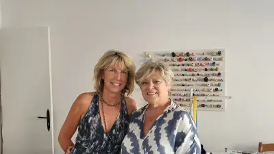Incendie à Bagnols : les couturières rouvrent leur atelier grâce à la solidarité