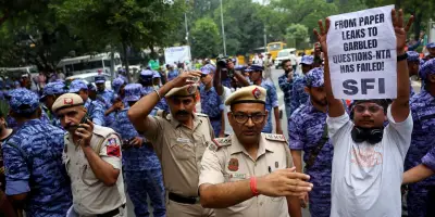 Inde : la police disperse une manifestation contre les fraudes aux examens