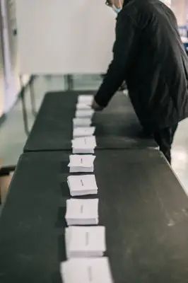 Interdire les sondages présidentiels : un débat qui divise