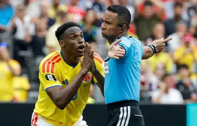 Ivan Barton, arbitre de France-Espagne : un Salvadorien expérimenté