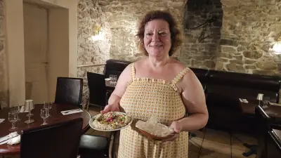 La cheffe Rachel Quibet dévoile sa recette du moutabal, le caviar d'aubergine libanais